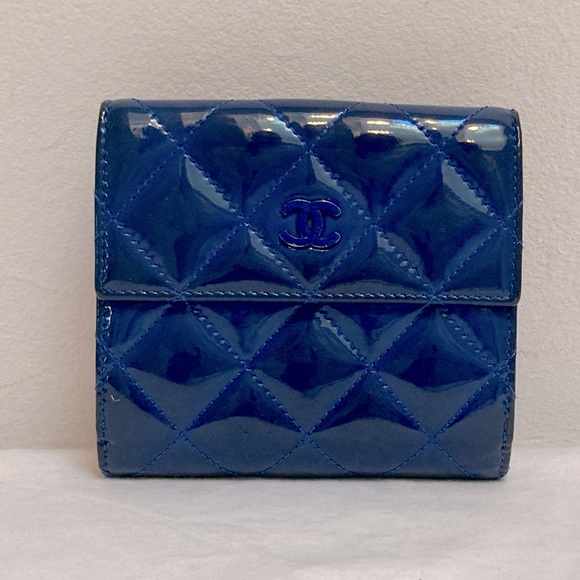 CHANEL Blue Patent Bifold Wallet - Picture 1 of 11